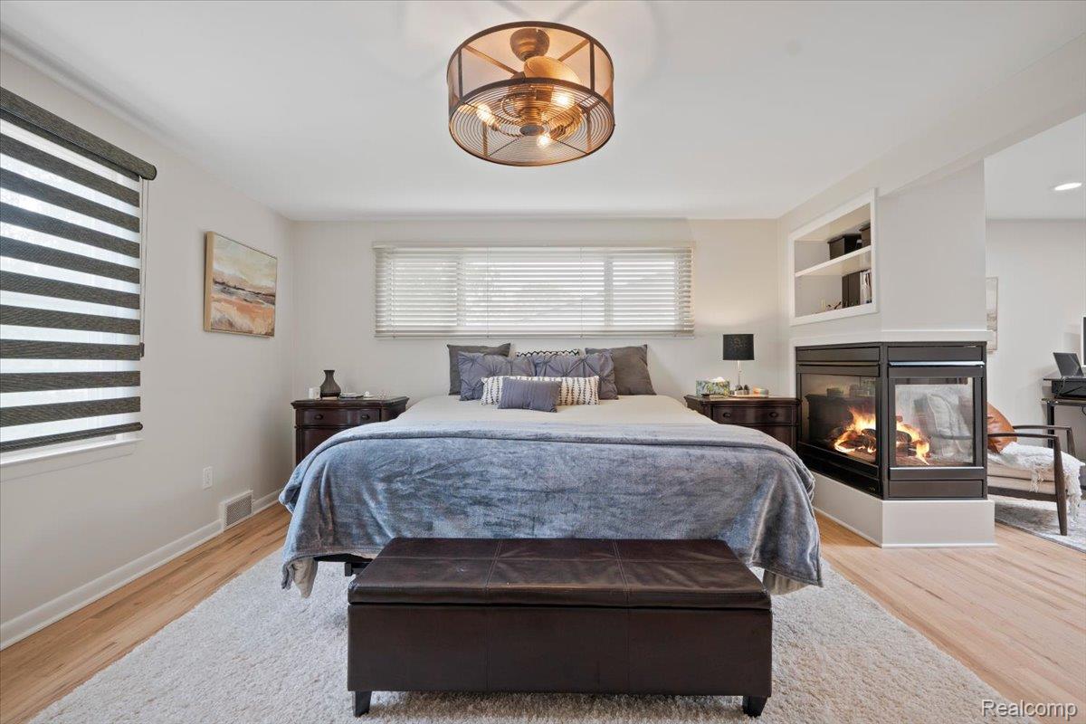 Farmington Hills City, Michigan 48334, United States, 4 Bedrooms Bedrooms, ,3 BathroomsBathrooms,Residential,Pending,139892