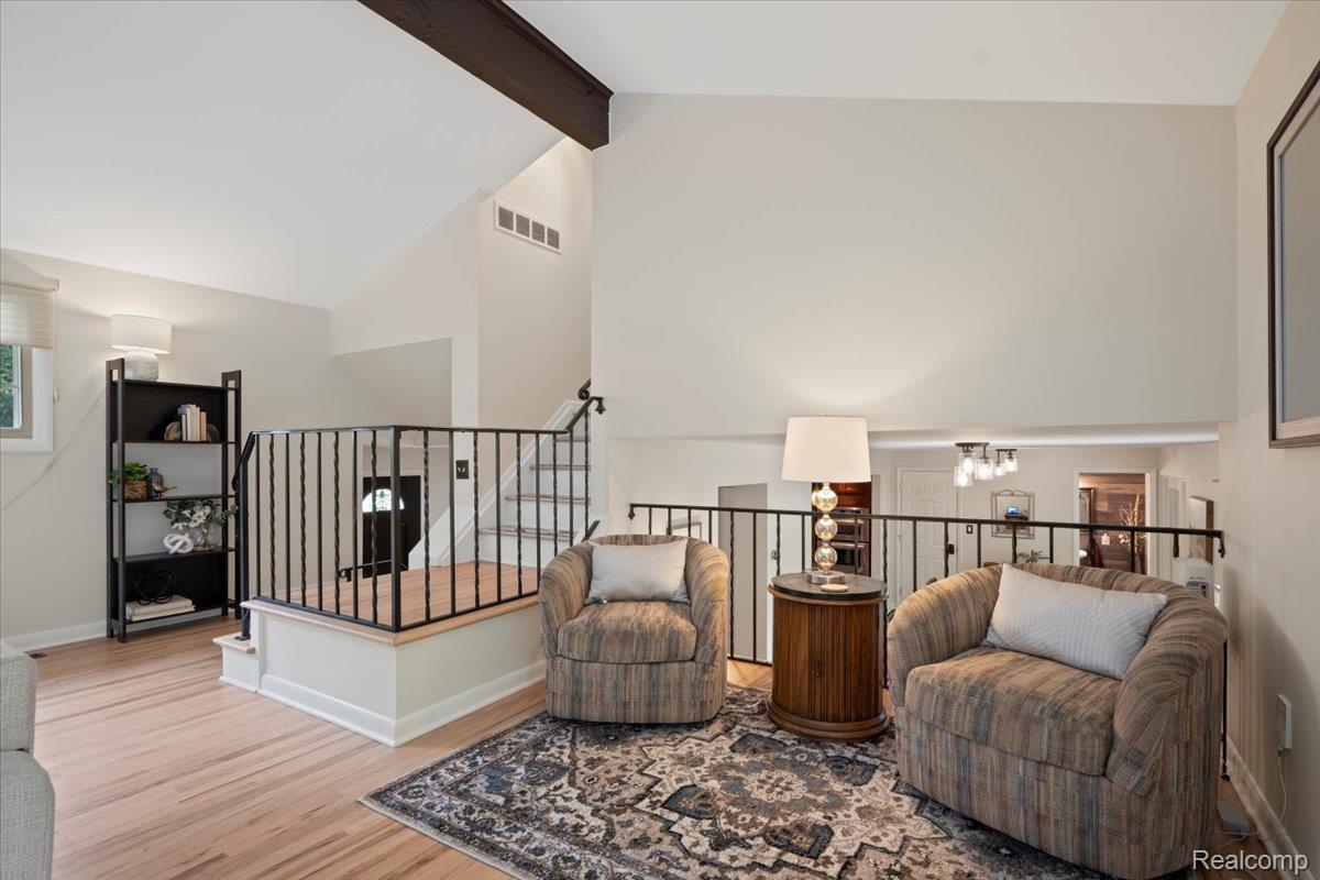 Farmington Hills City, Michigan 48334, United States, 4 Bedrooms Bedrooms, ,3 BathroomsBathrooms,Residential,Pending,139892