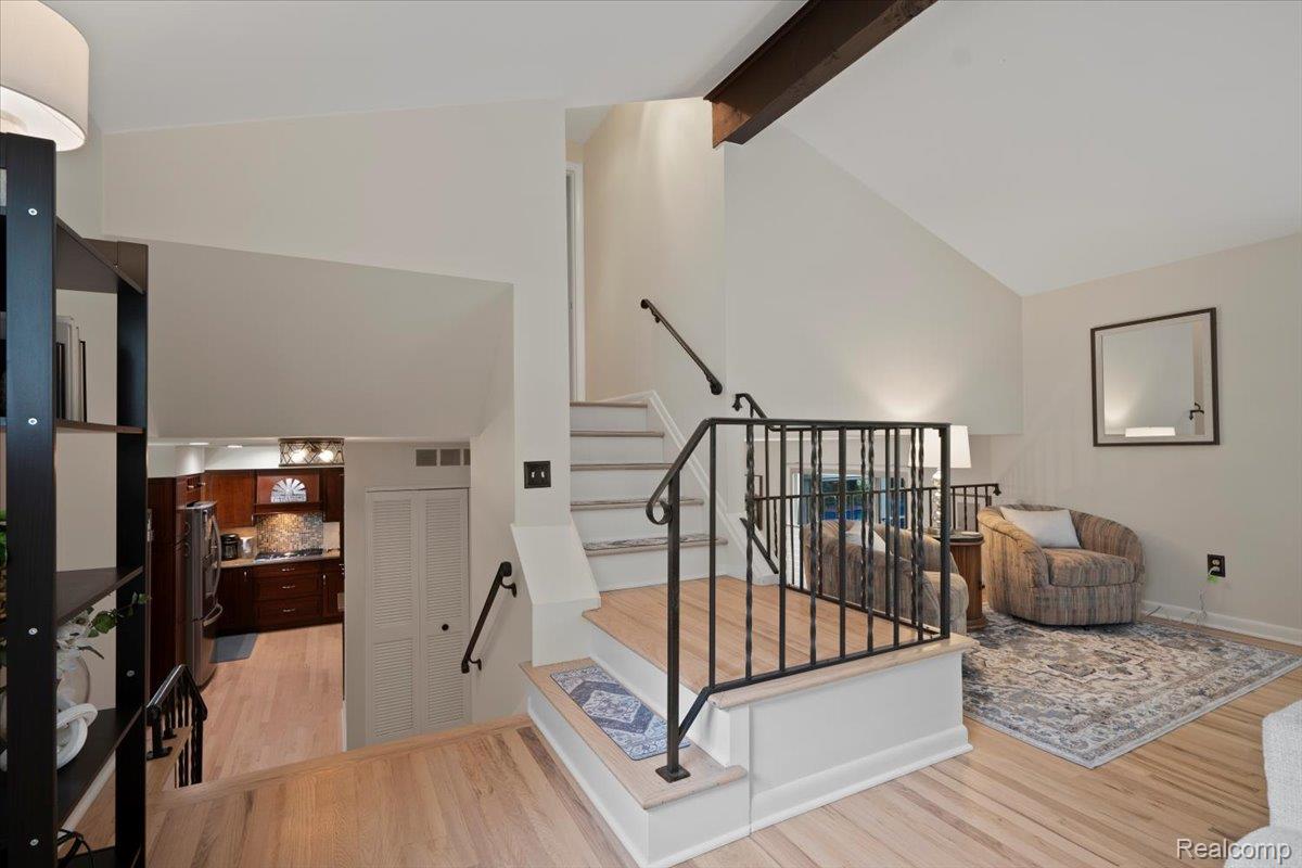 Farmington Hills City, Michigan 48334, United States, 4 Bedrooms Bedrooms, ,3 BathroomsBathrooms,Residential,Pending,139892