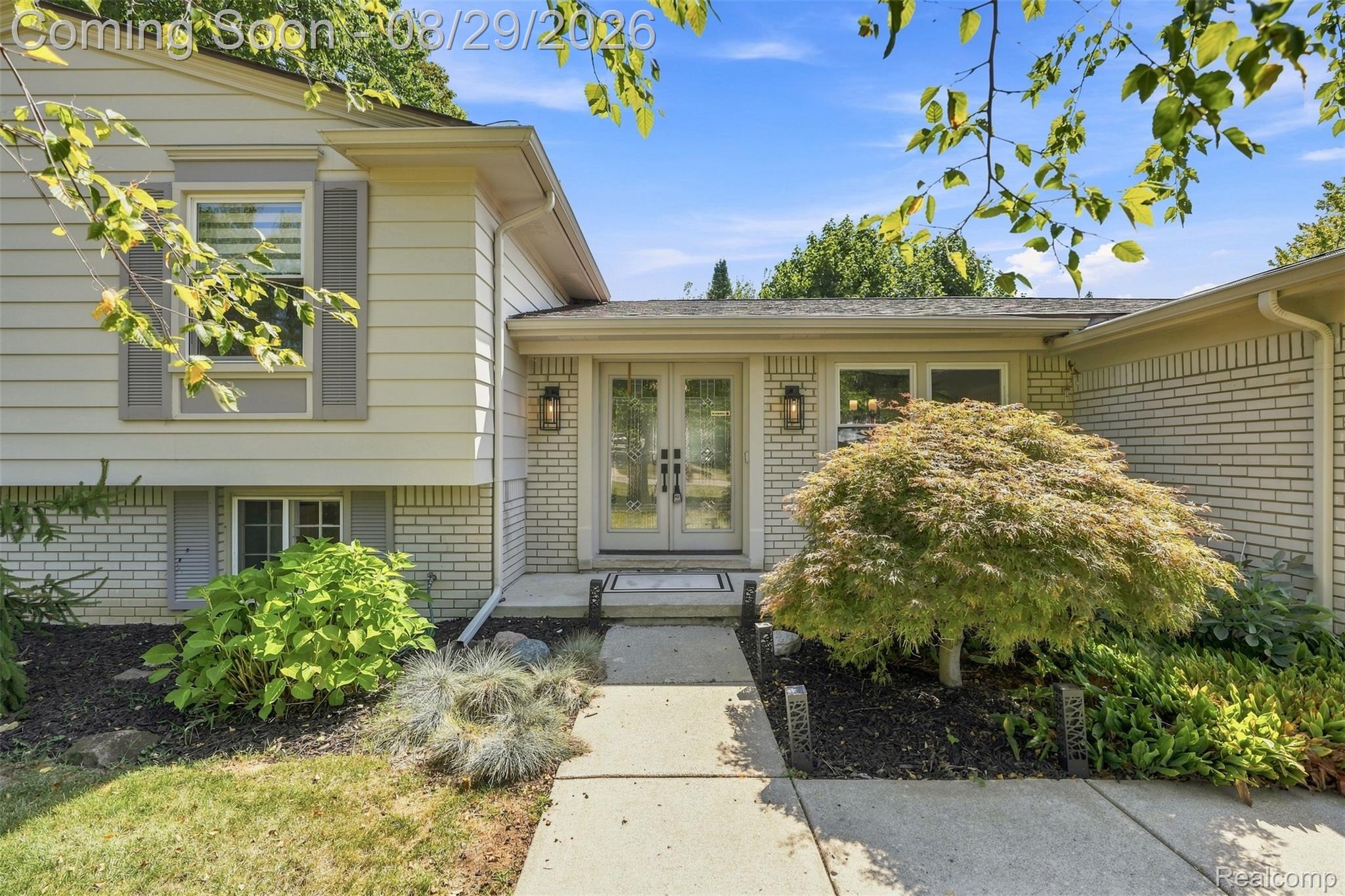 4243 Iverness Lane