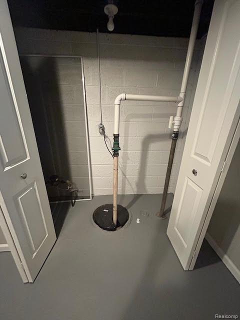 Ferndale City, Michigan 48220, United States, 3 Bedrooms Bedrooms, ,2 BathroomsBathrooms,Residential,Pending,168577