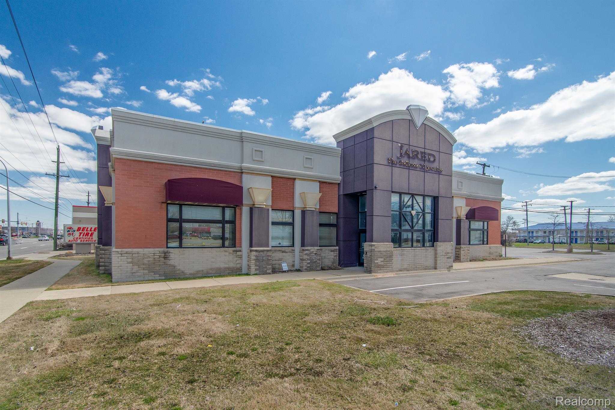 451 W 14 MILE Road