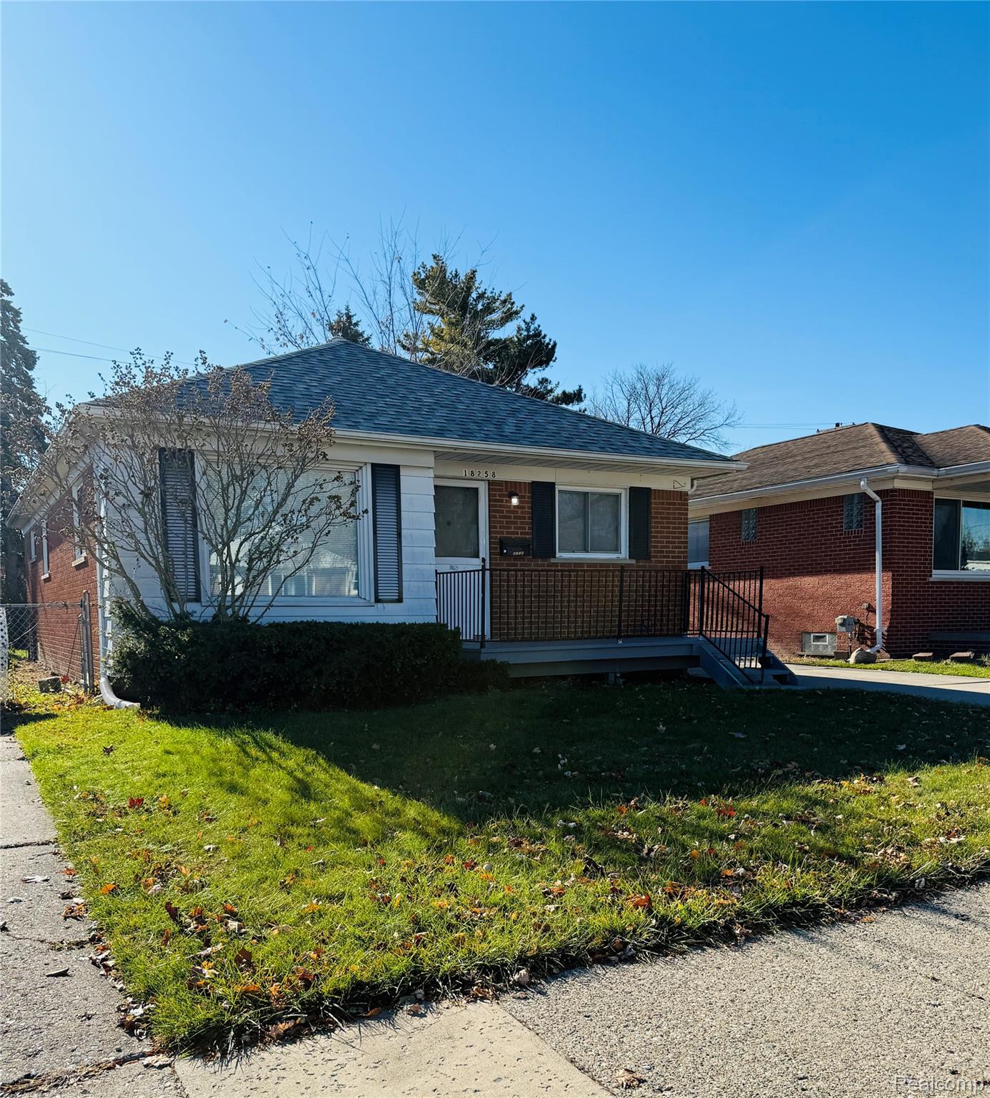 18258 Curtain Avenue