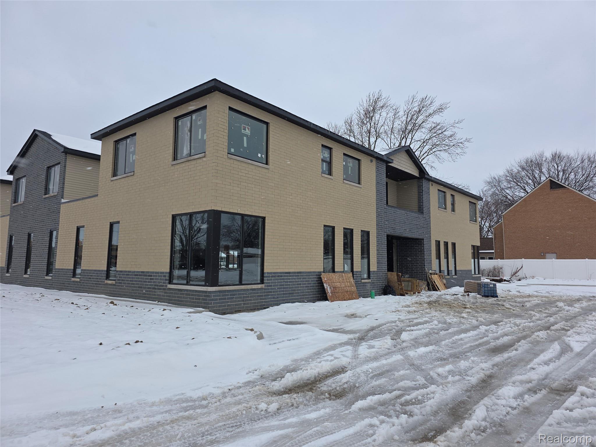 6428 N Inkster Road N