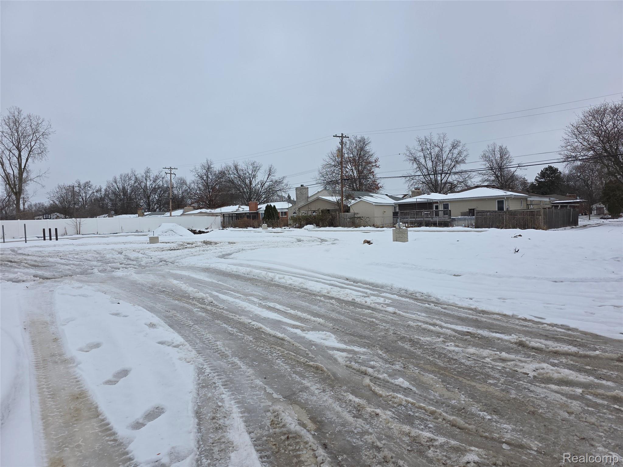 6428 N Inkster Road N