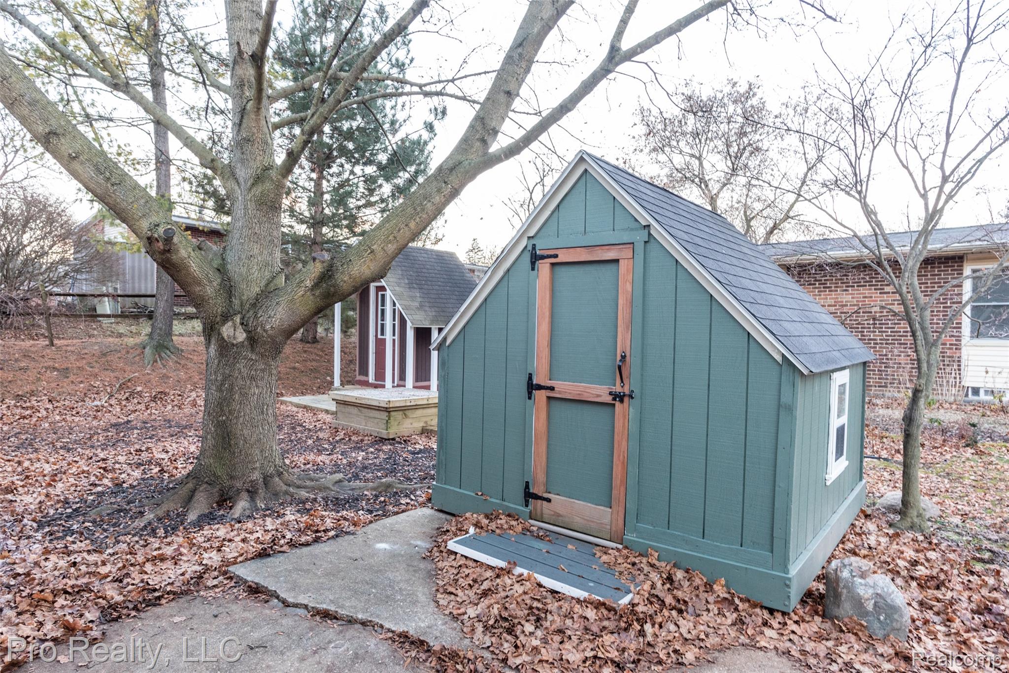 2071 WINEWOOD Avenue