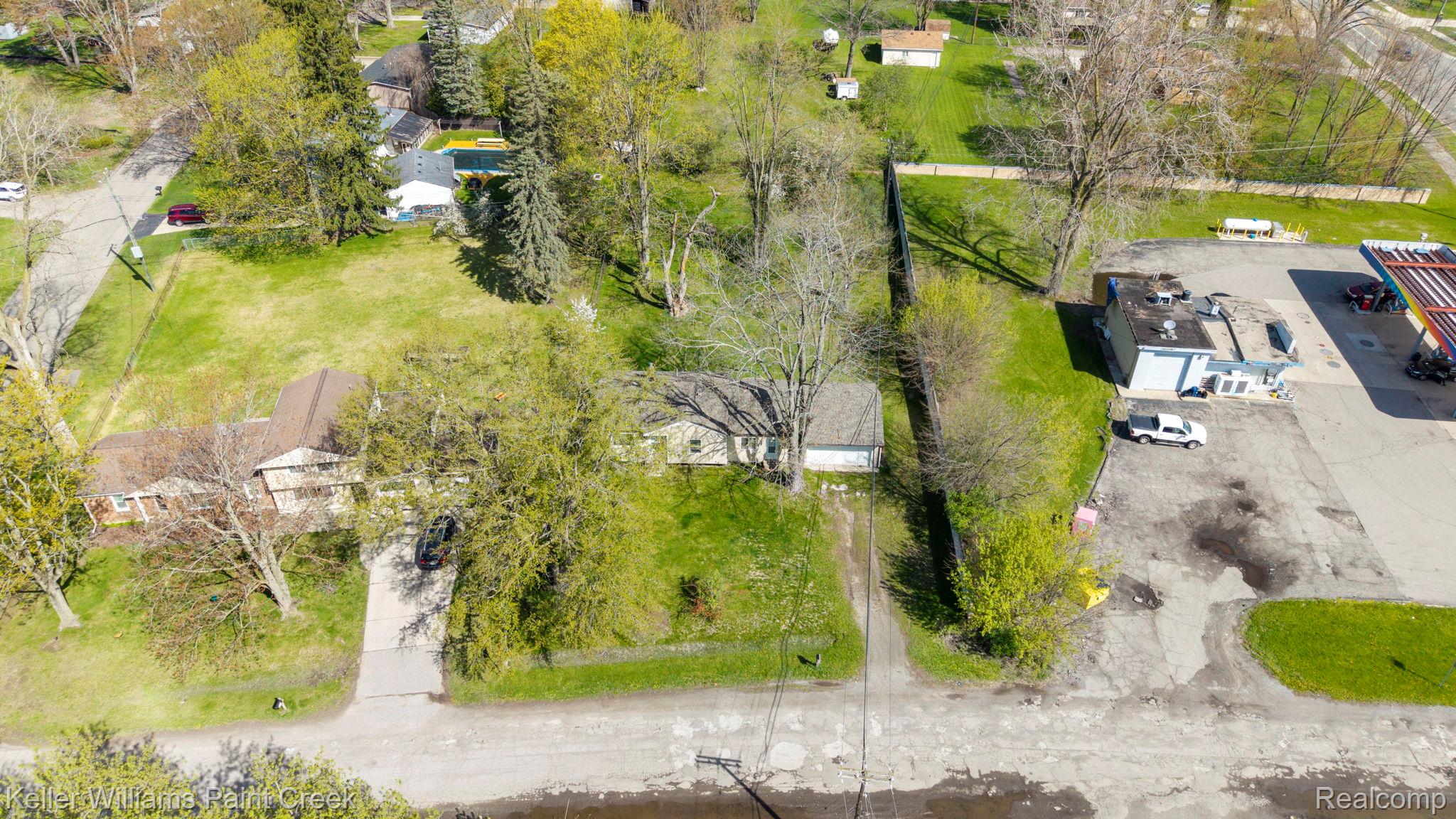 2244 Hammerslea Road