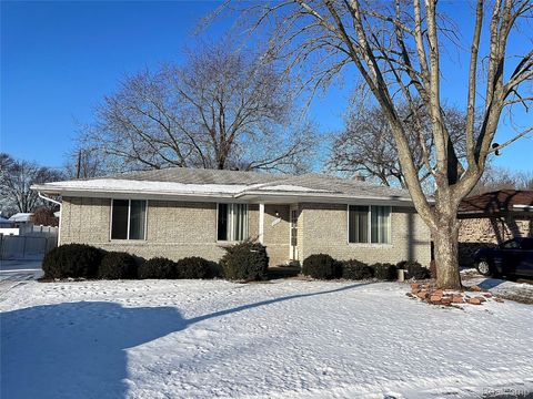 31287 McNamee Street Fraser City MI 48026