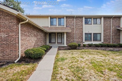 2863 Trailwood Drive Rochester Hills City MI 48309