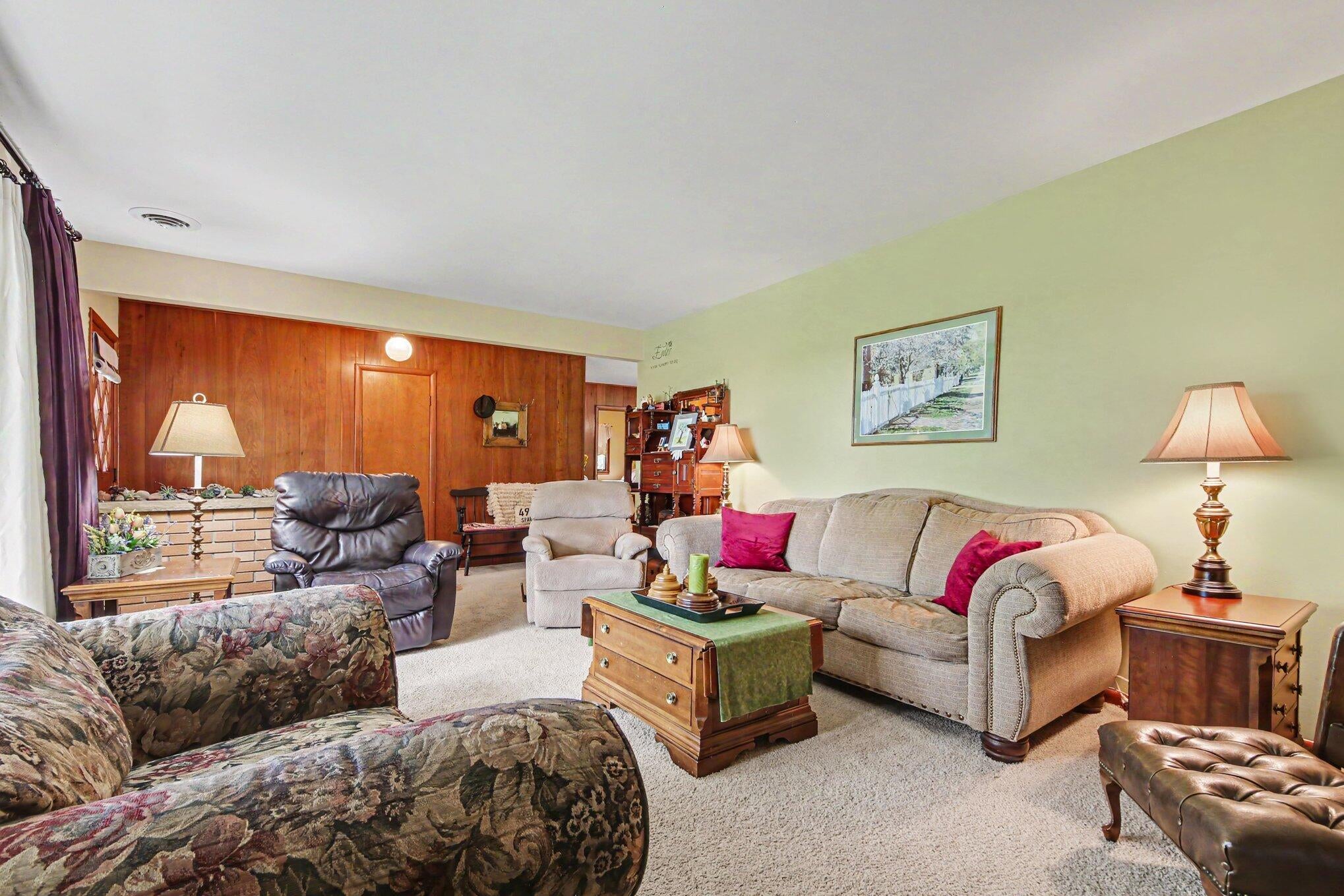 324 Fairlane Drive NW