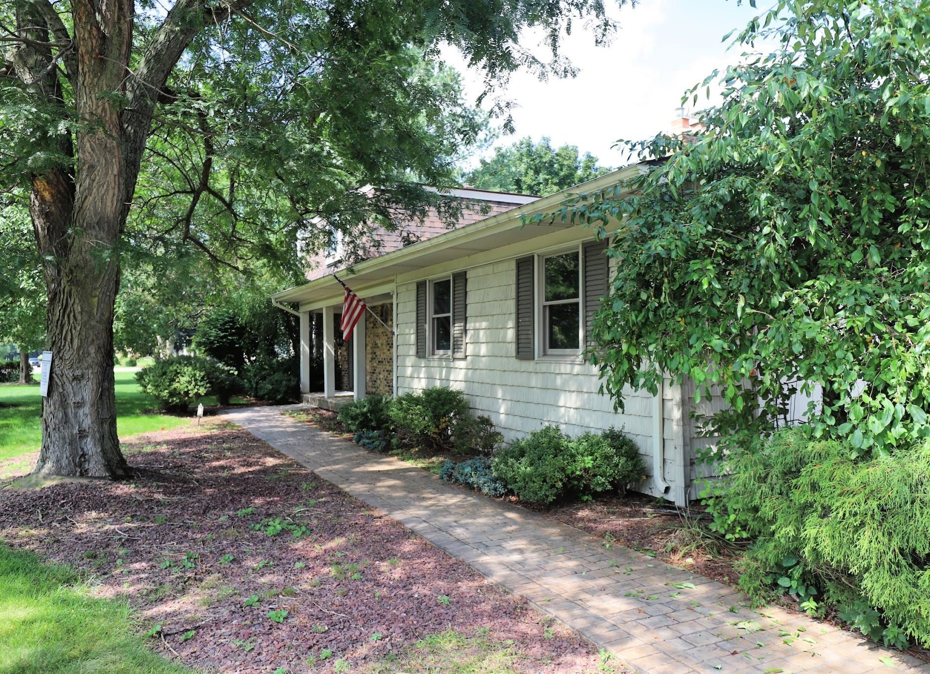 8560 Appleblossom Lane