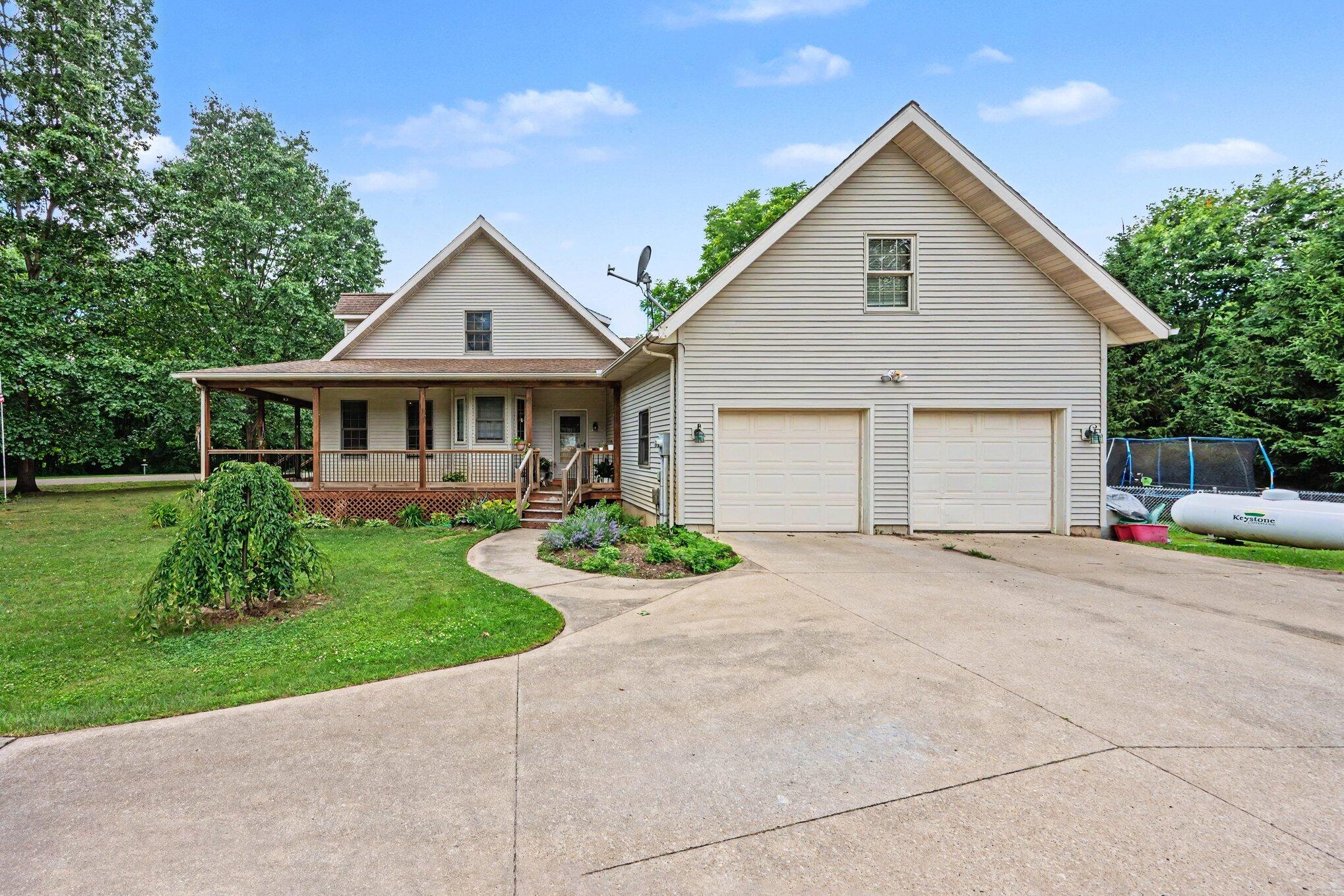 15757 Oakshore Drive