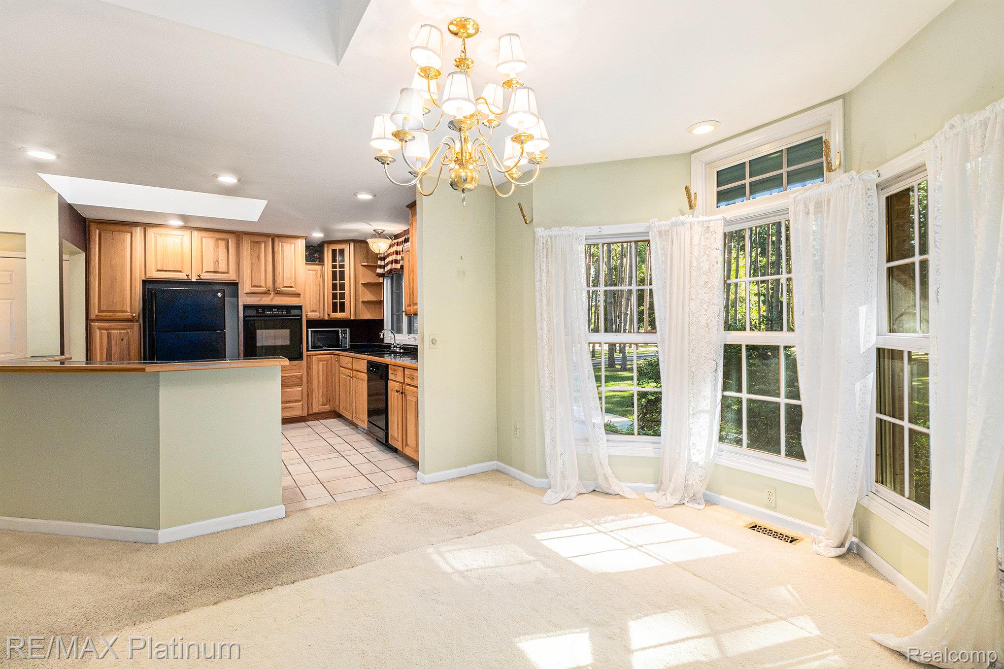 9151 PINEVIEW LAKE COURT