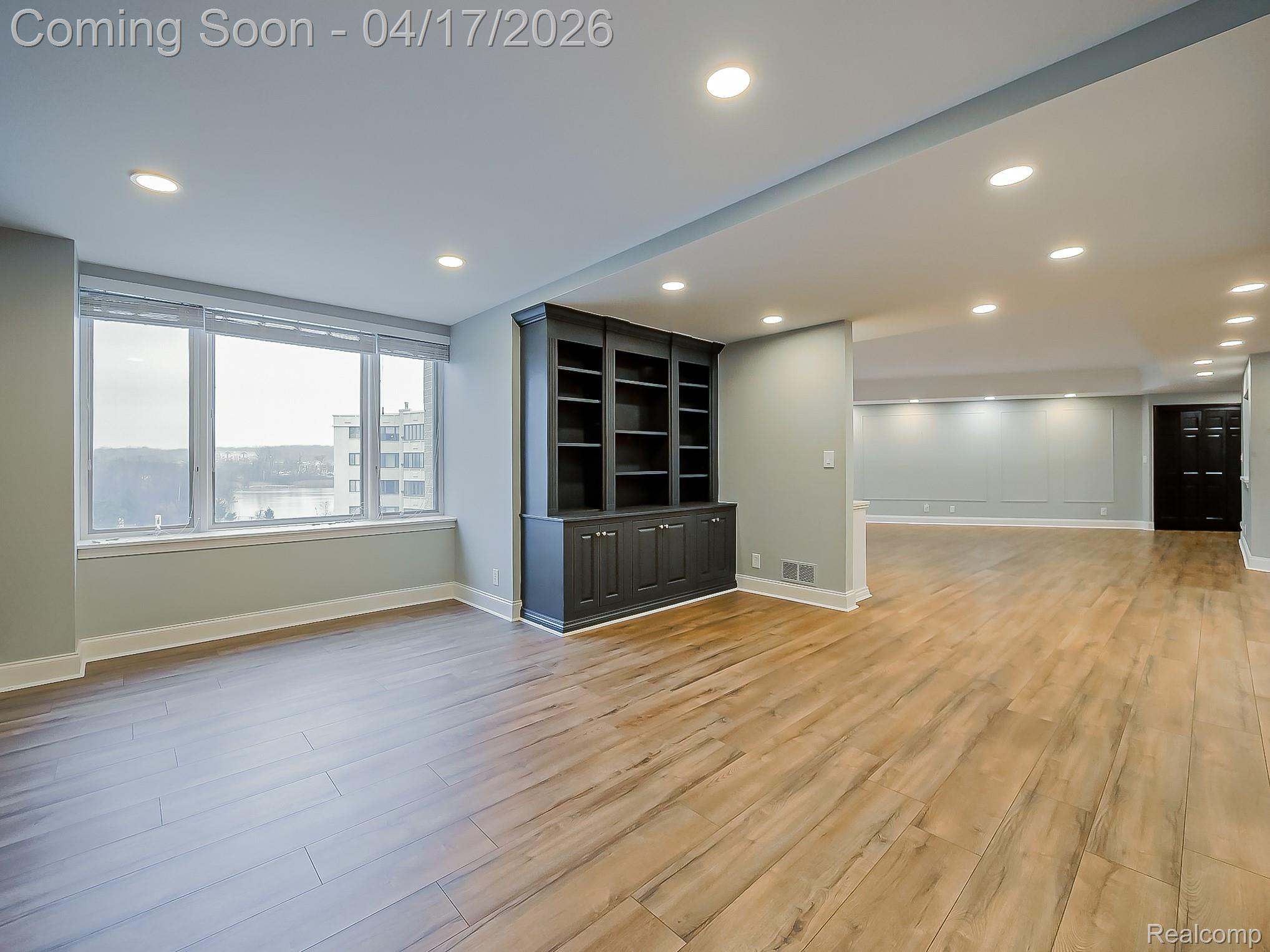 43000 12 Oaks Crescent Drive 5022