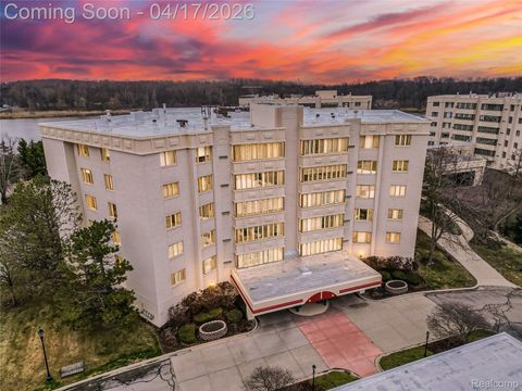 43000 12 Oaks Crescent Drive 5022 Novi City MI 48377