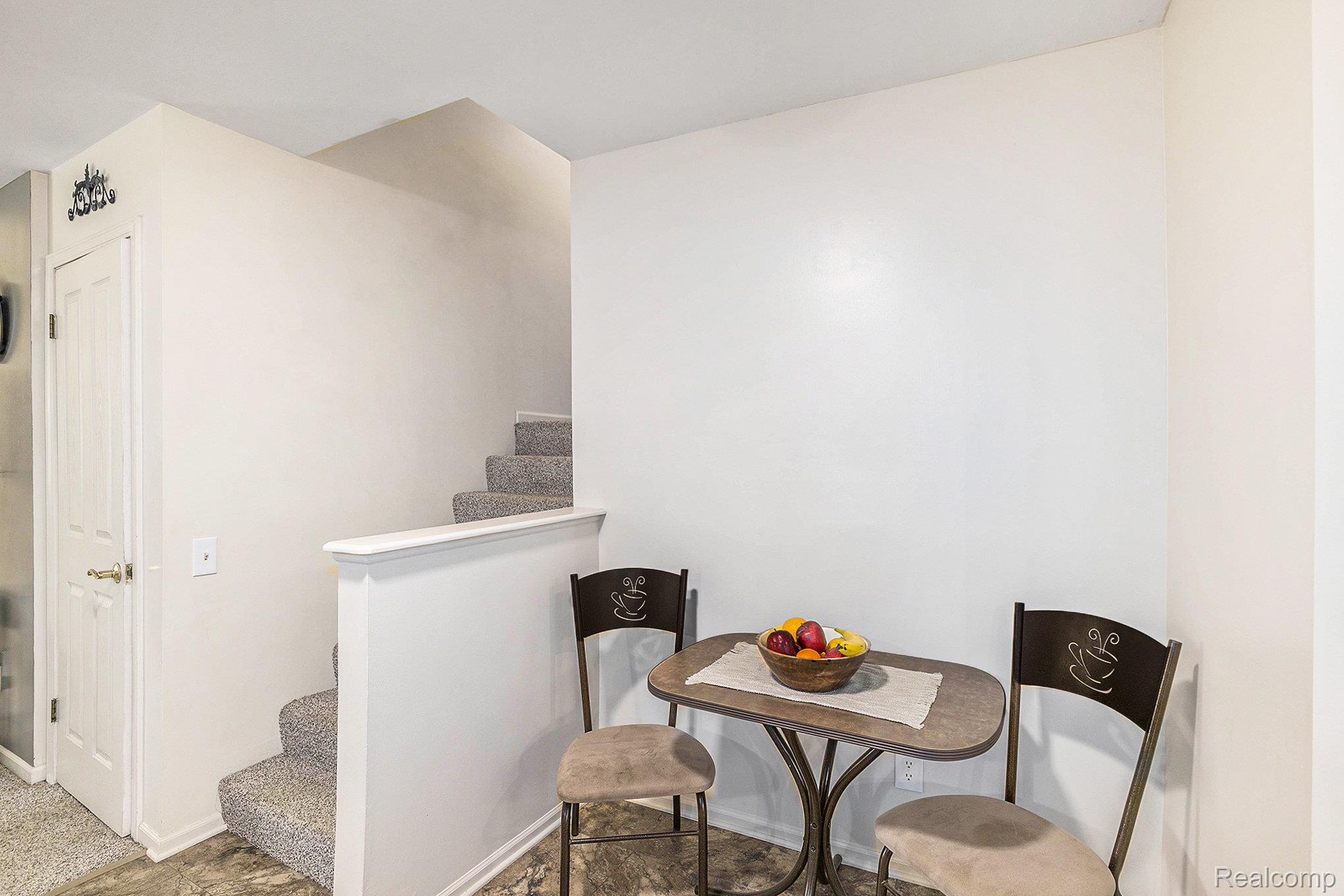 8450 Pineview Lake Drive