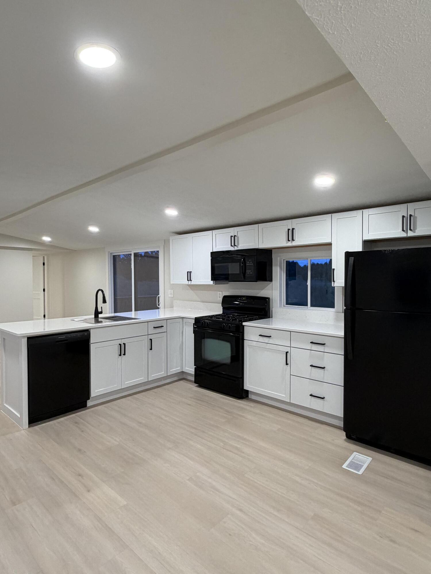 1595 N County Line Road