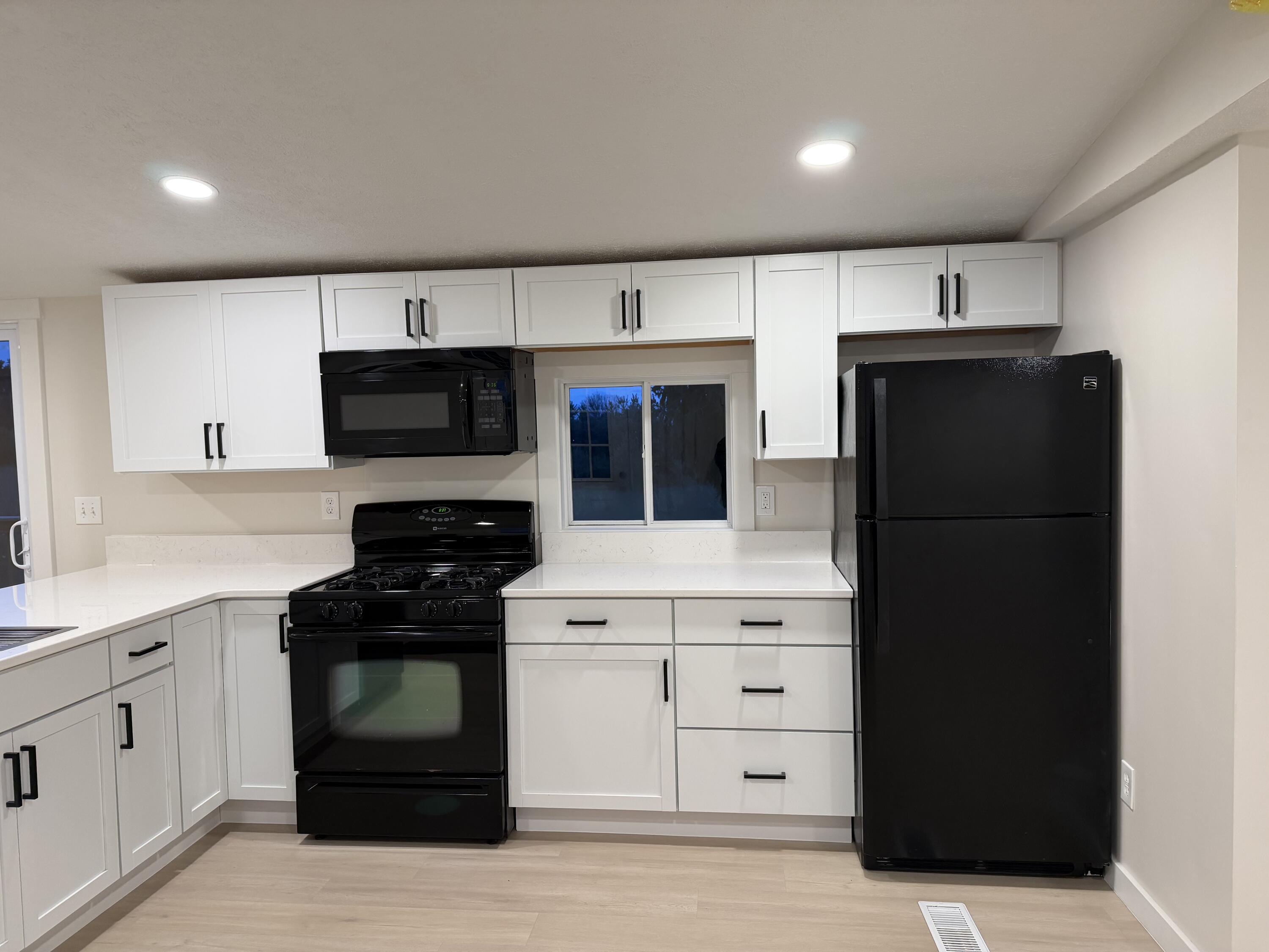 1595 N County Line Road