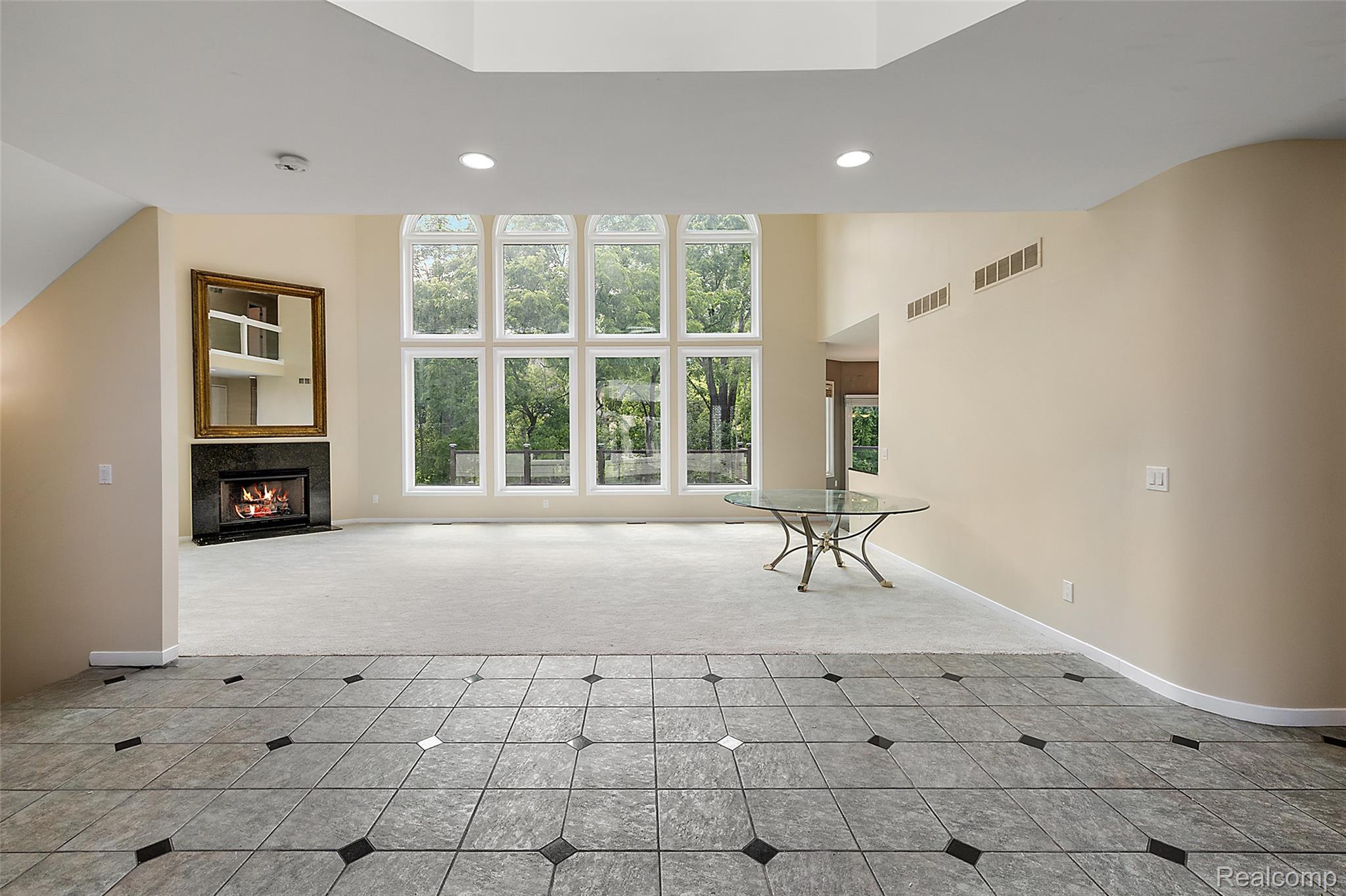 6358 Golden Lane