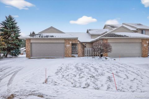 174 Addison Circle 19 Fowlerville Village MI 48836