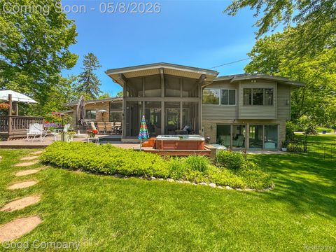 30239 Hickory Lane Franklin Village MI 48025