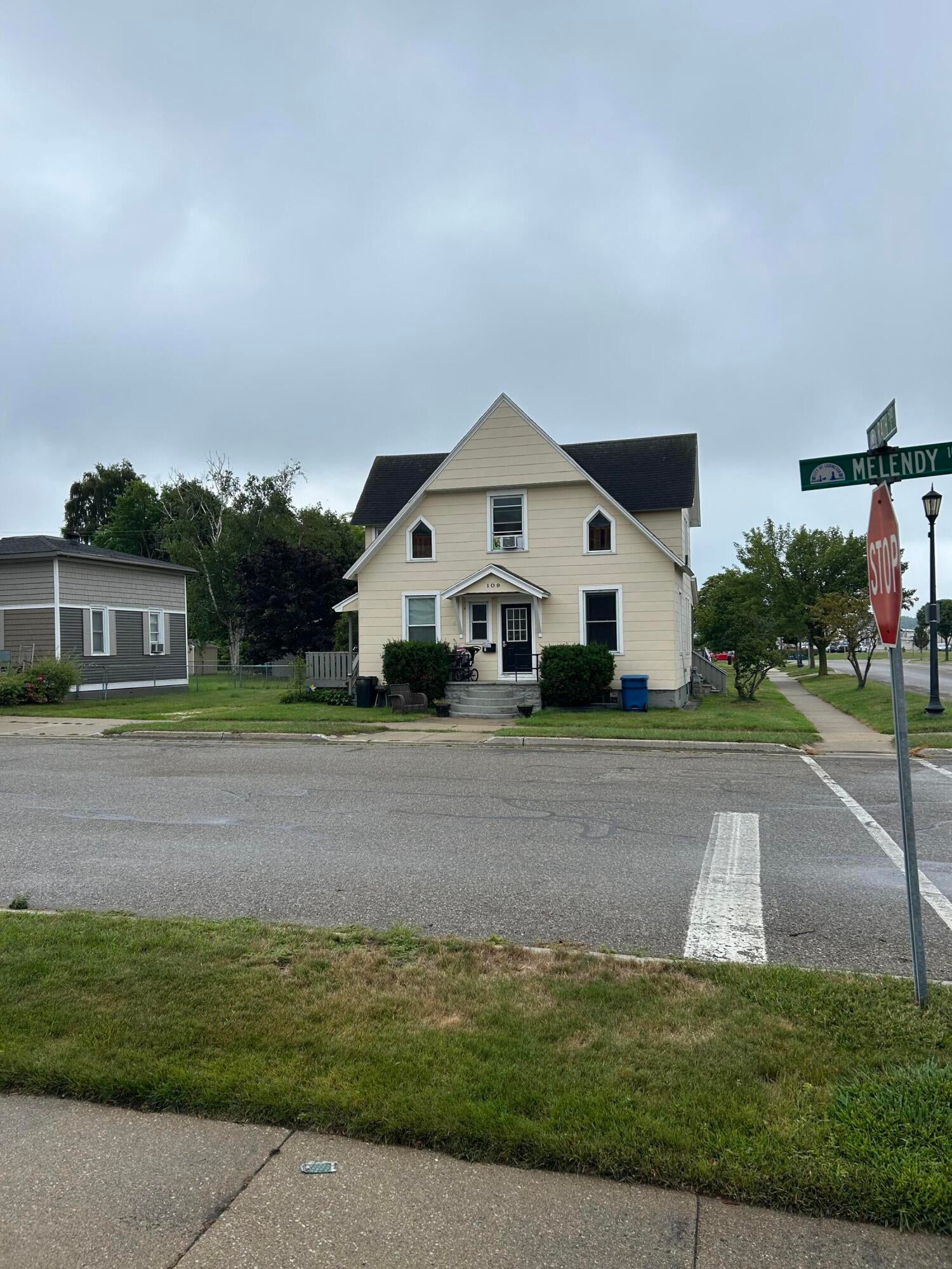 109 W Melendy Street