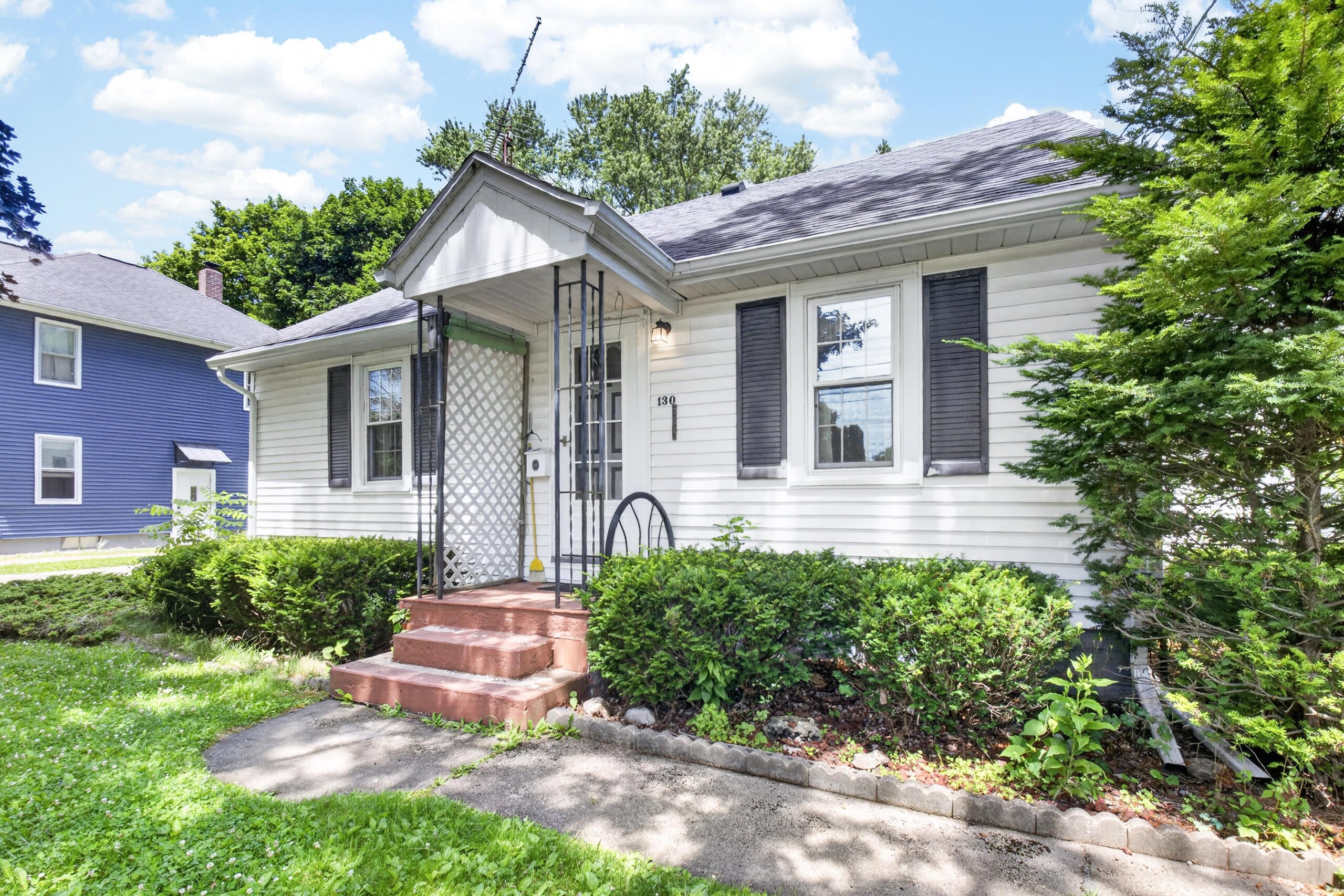 130 W Hughes Street
