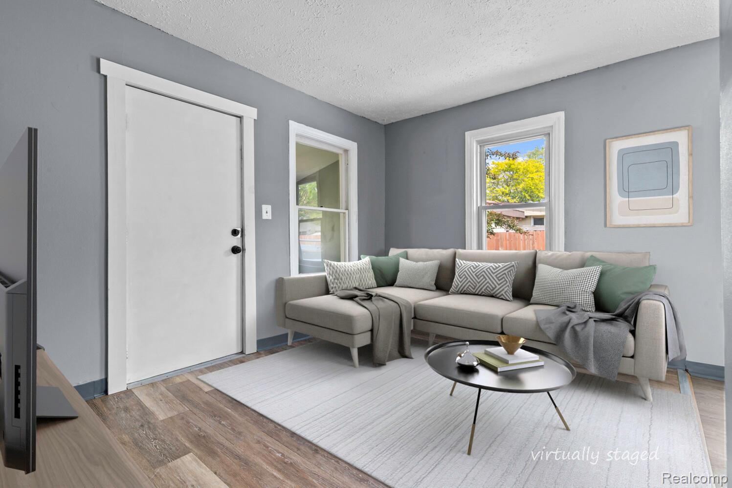 950 Auburndale Avenue