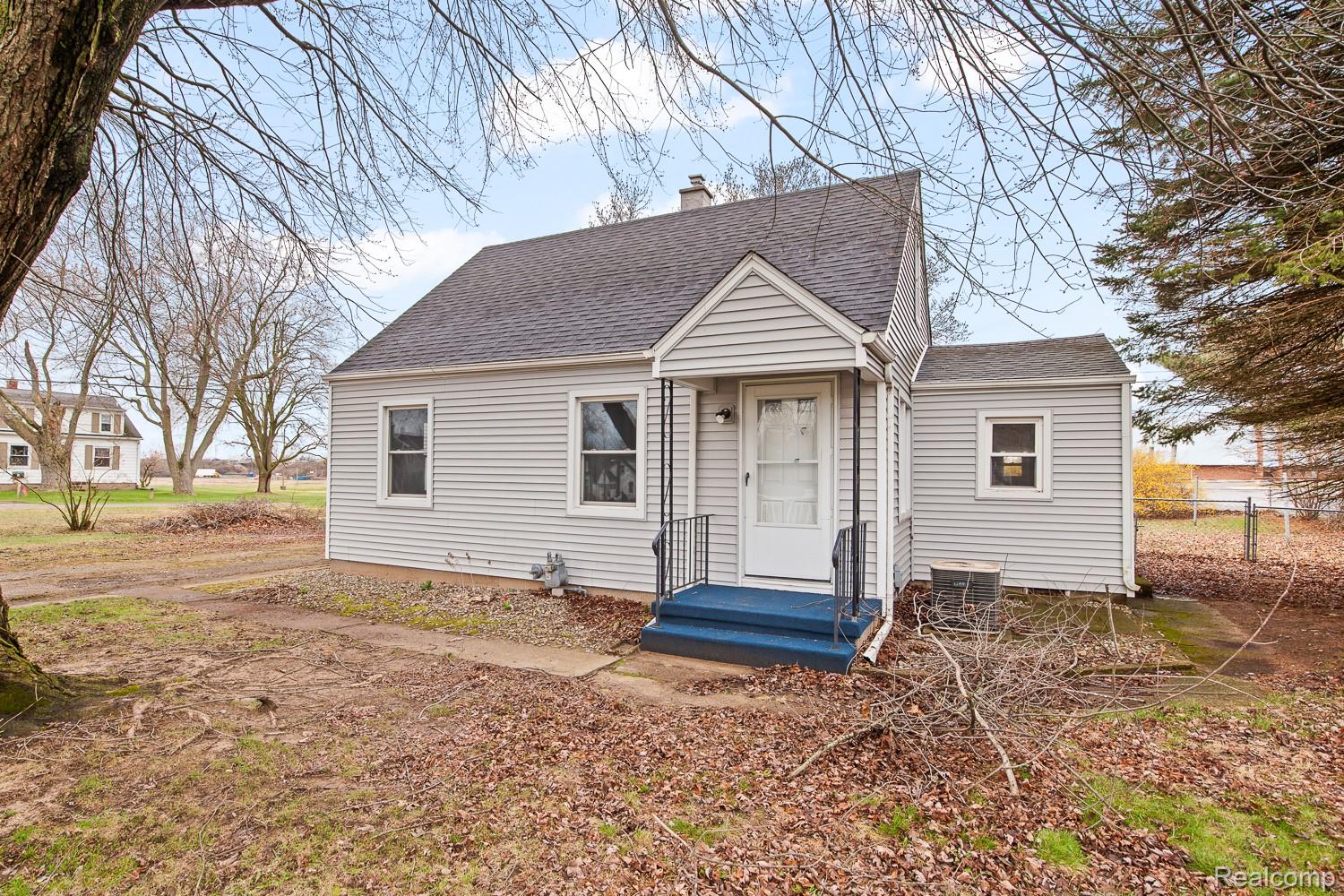 2048 Richards Street