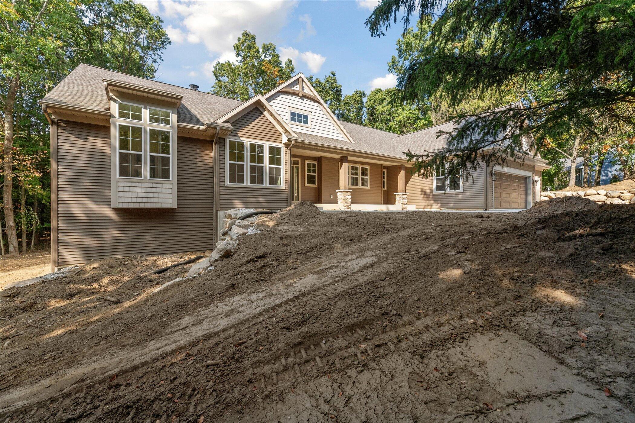 6533 Hidden Lake Circle