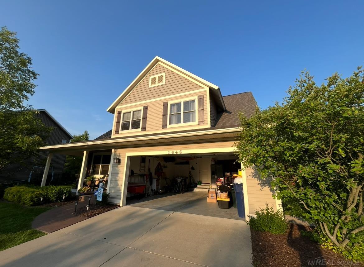 1646 Amberley Court