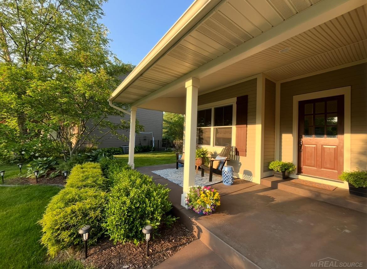 1646 Amberley Court