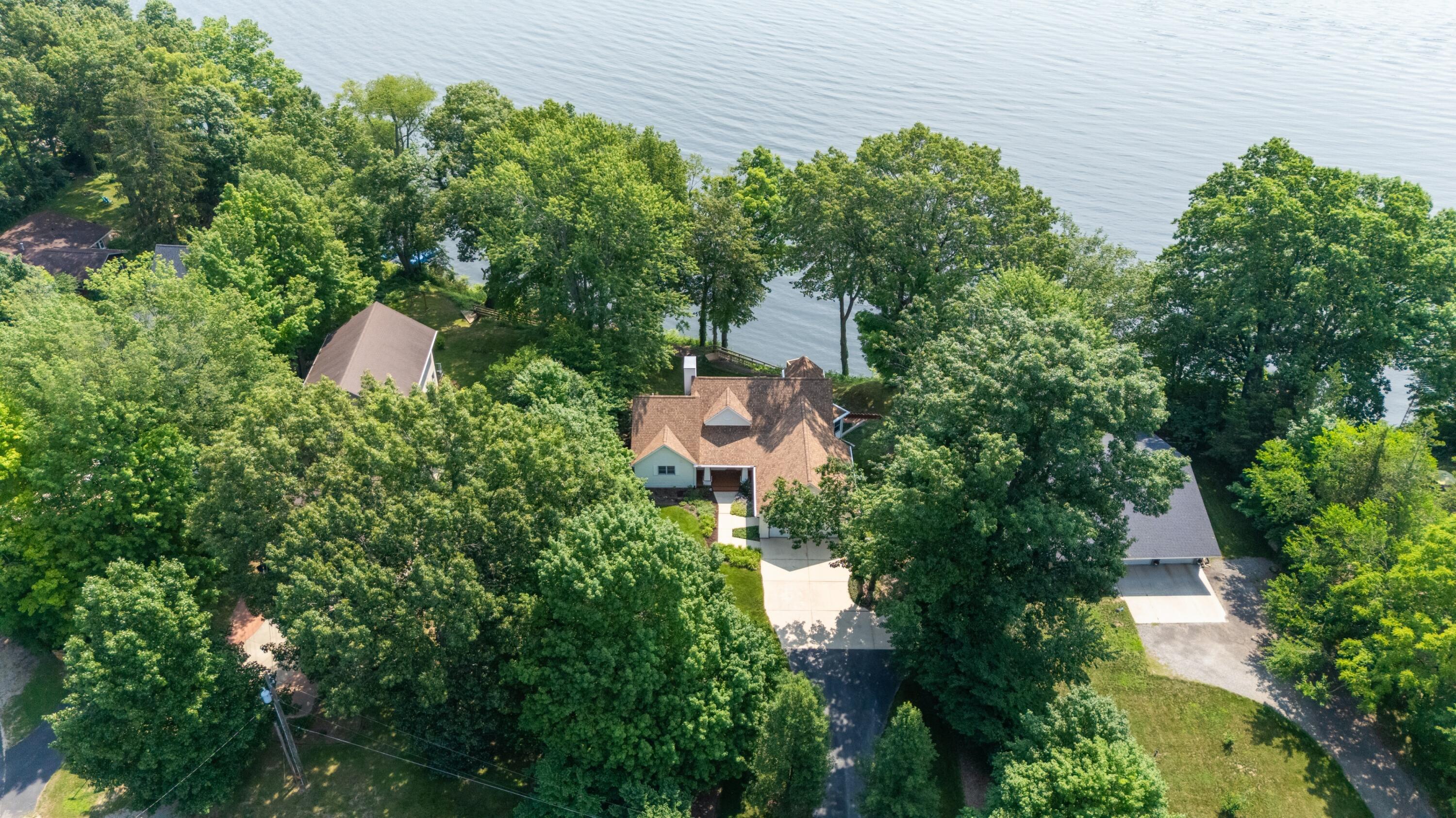 9895 Lakeview Drive