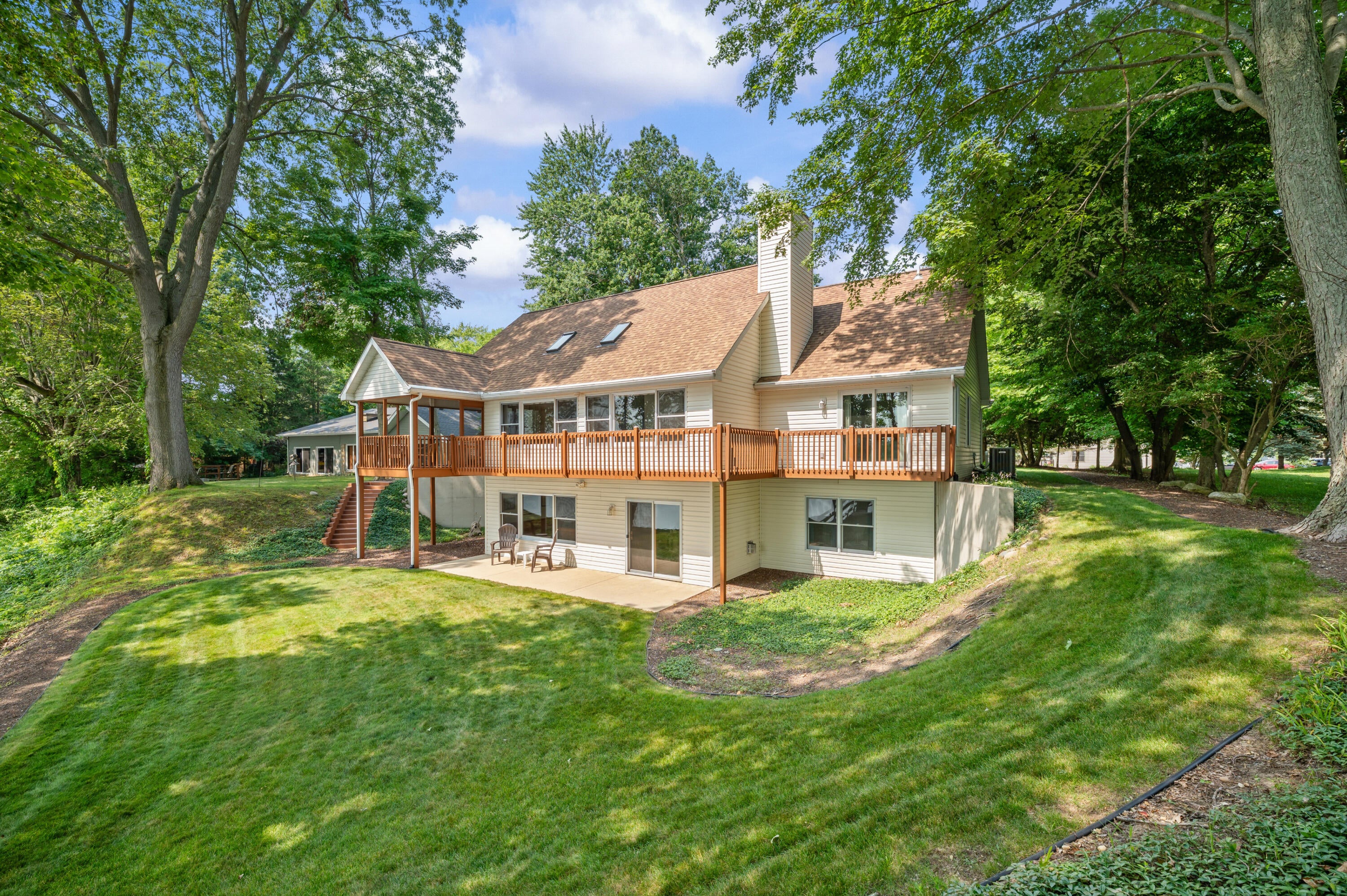 9895 Lakeview Drive