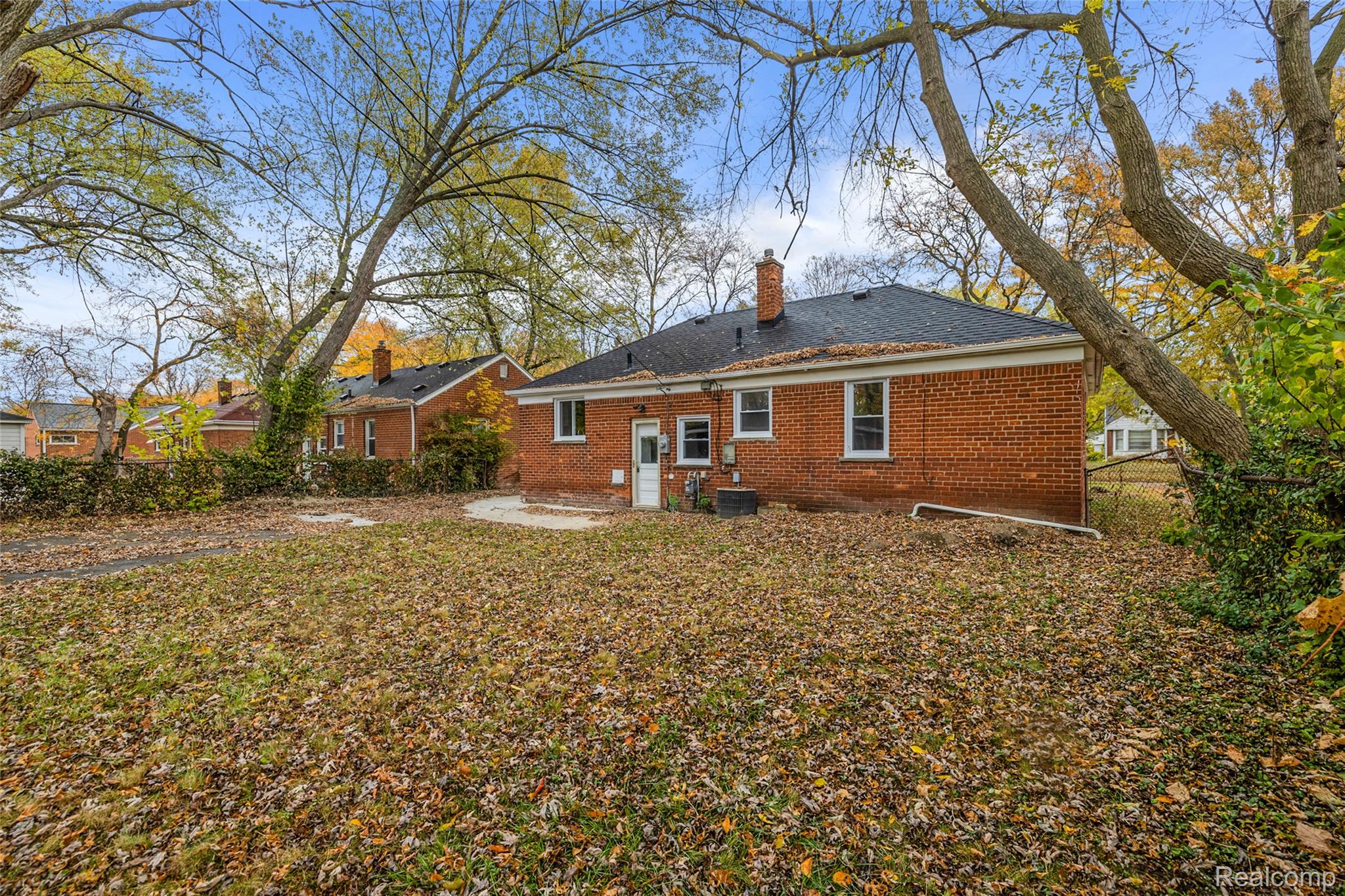 24221 Cloverlawn Street