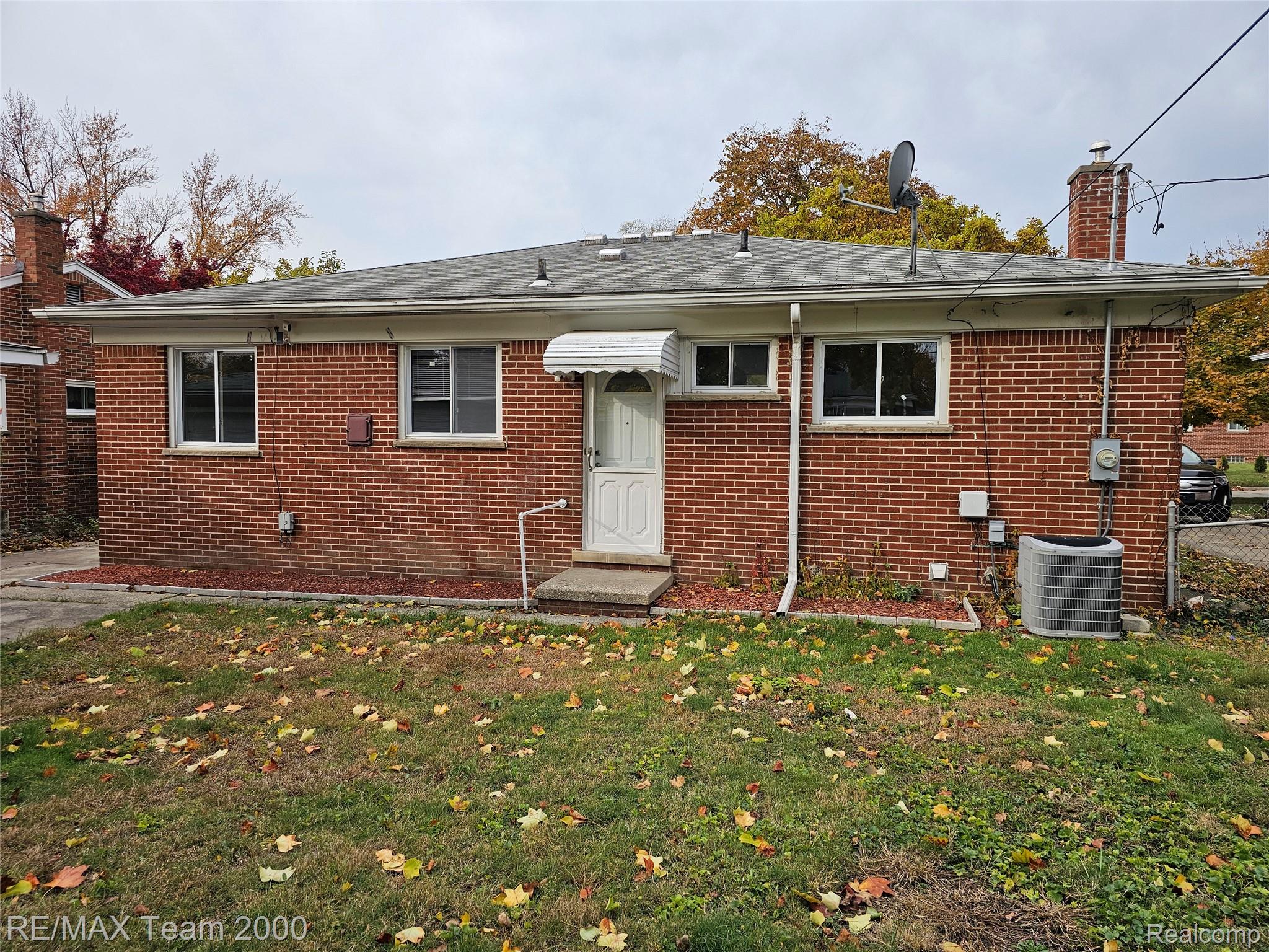 8630 N Evangeline Street