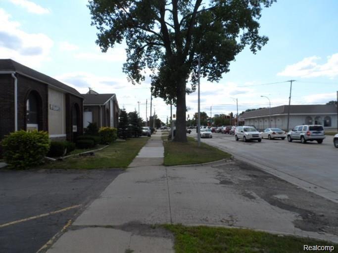 17697 W 10 Mile Road 3