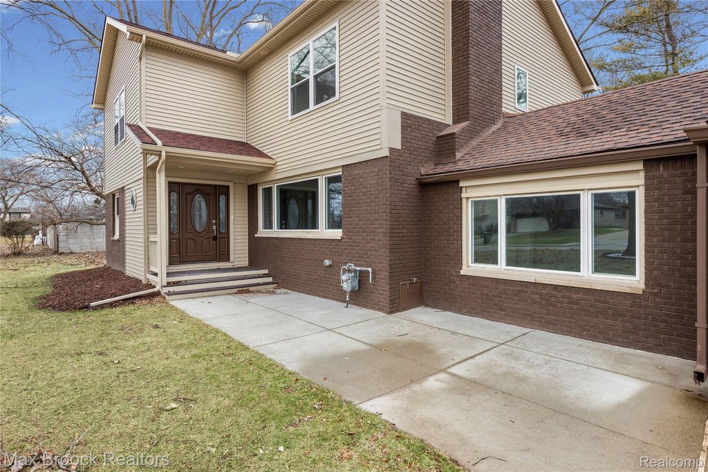 Photo of 17348 Hilton Street, Southfield City, MI 48075 (MLS # 20261027673)