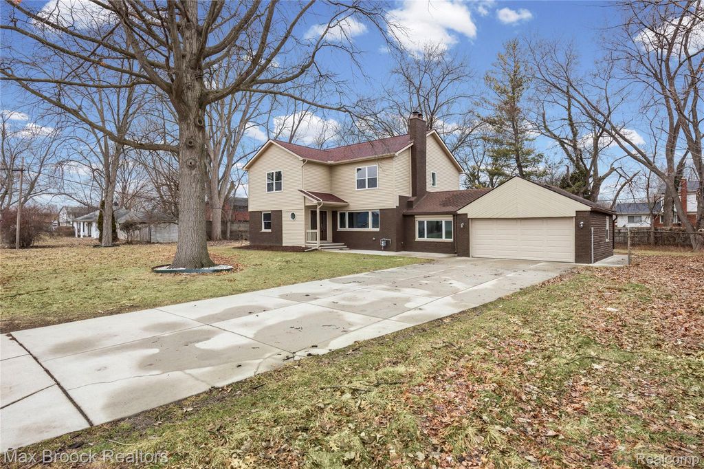 Photo of 17348 Hilton Street, Southfield City, MI 48075 (MLS # 20261027673)