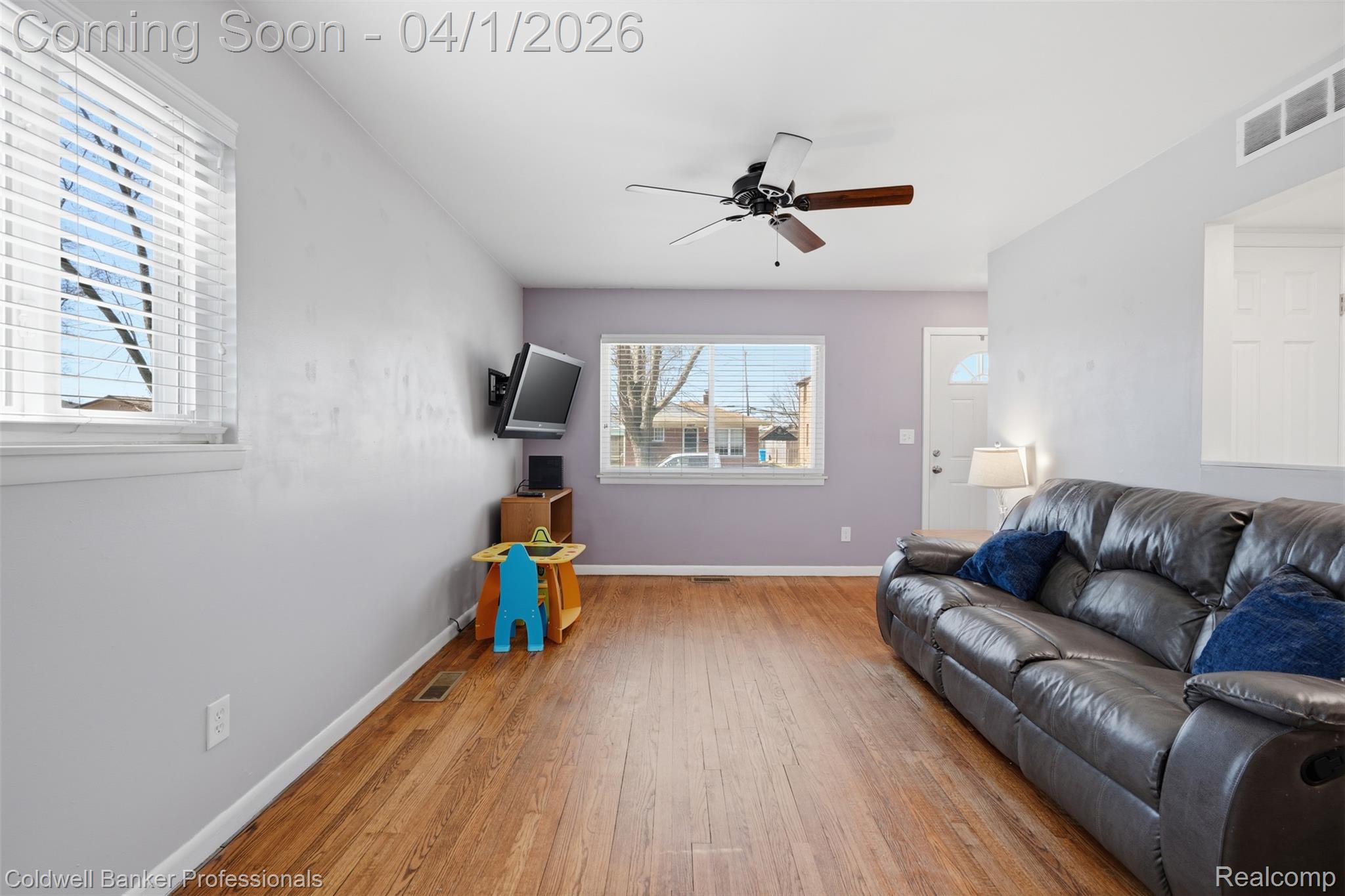 28816 Groveland Street