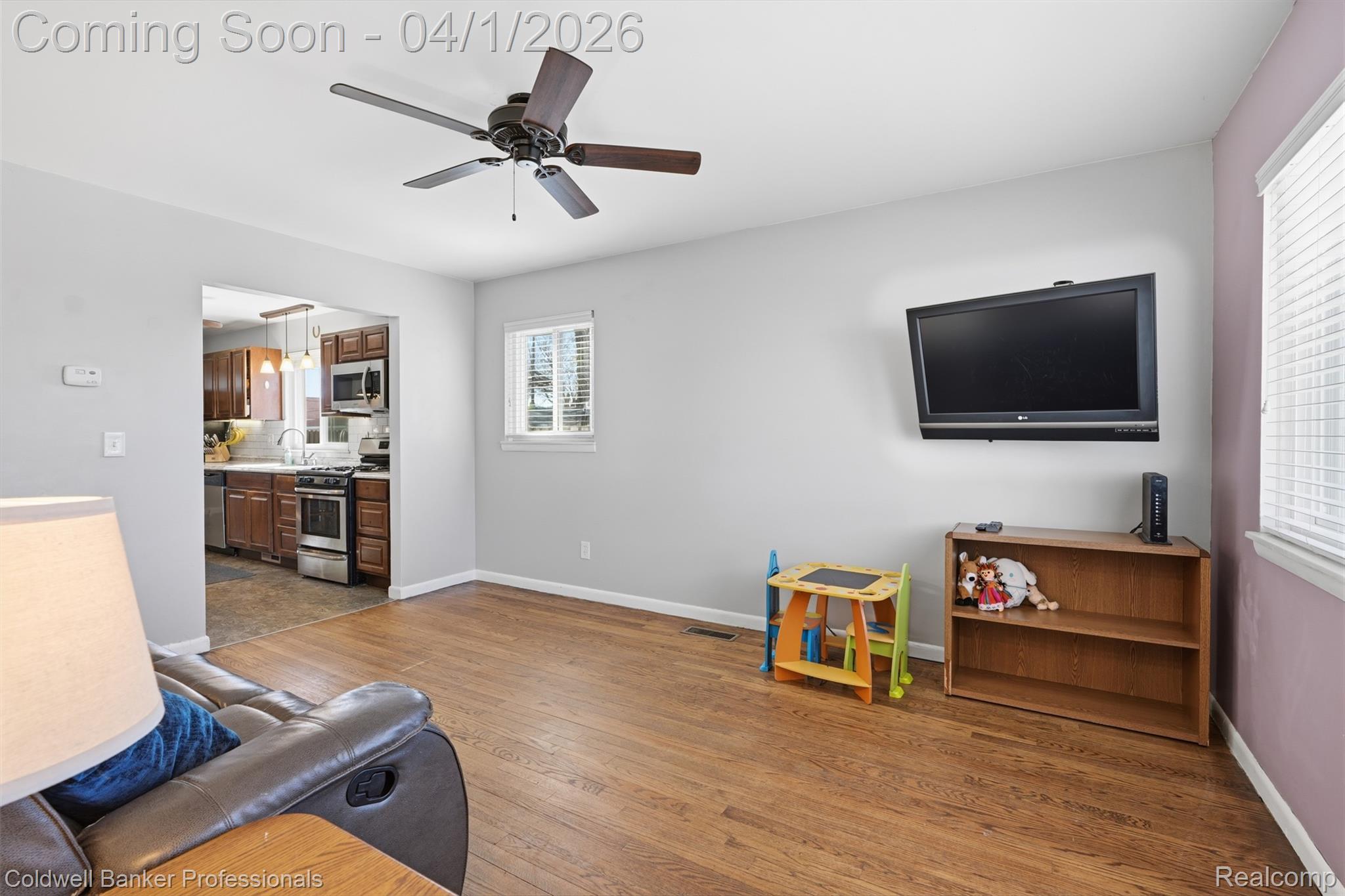 28816 Groveland Street