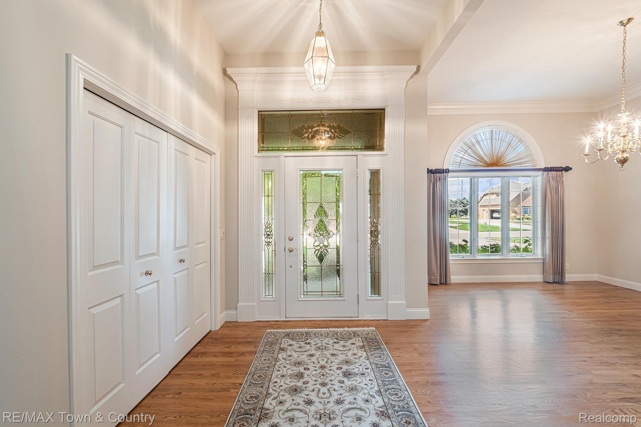 3462 Woodridge Drive