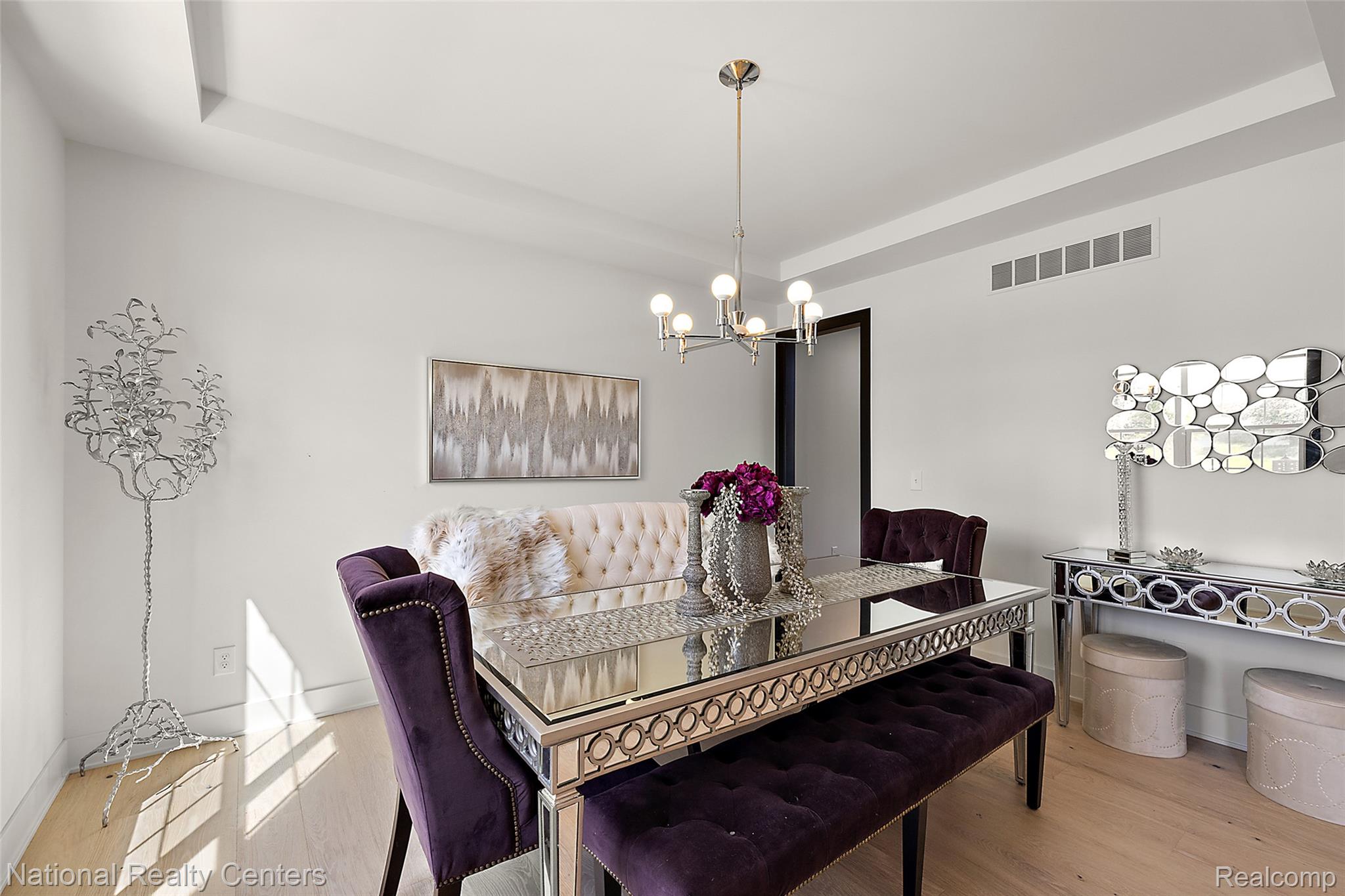 1283 Bloomingdale Drive