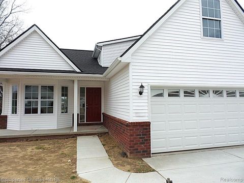 826 Nelsons Ridge Drive 21 Howell City MI 48843