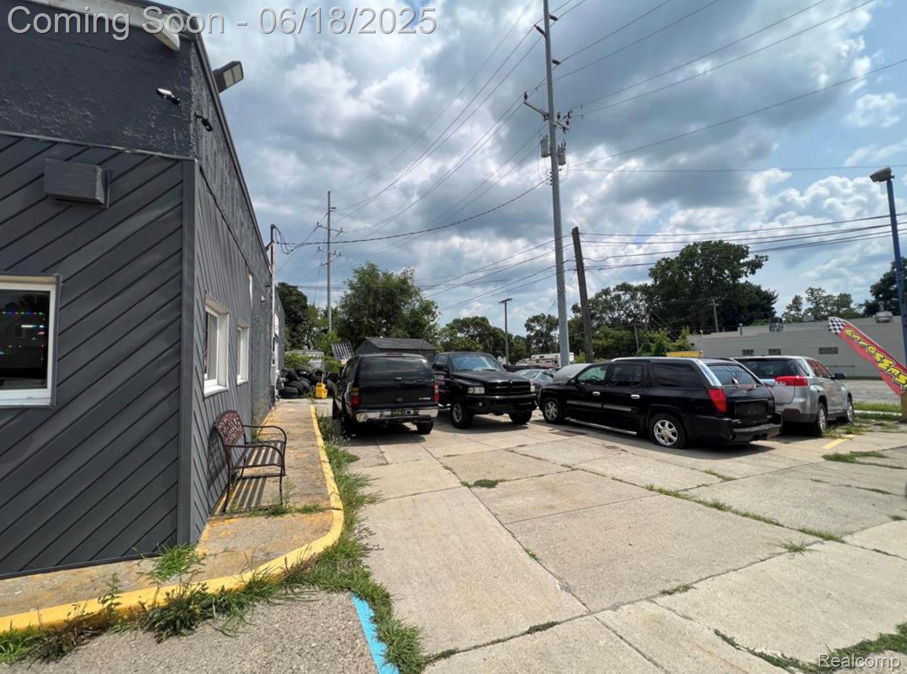 374 N Gratiot Avenue