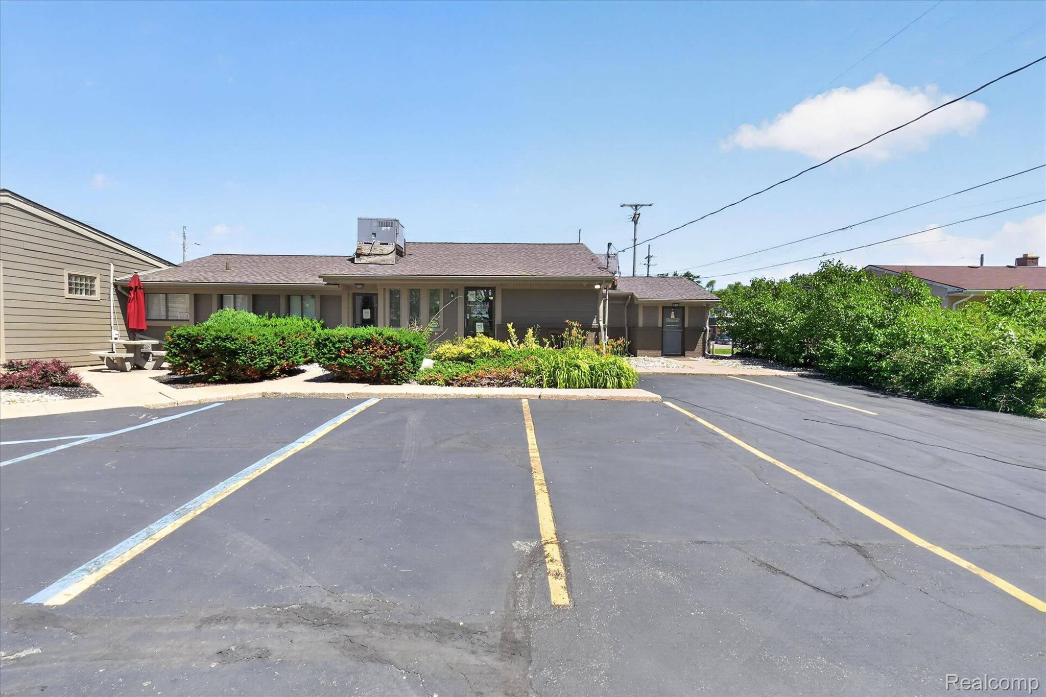 5685 Highland Road