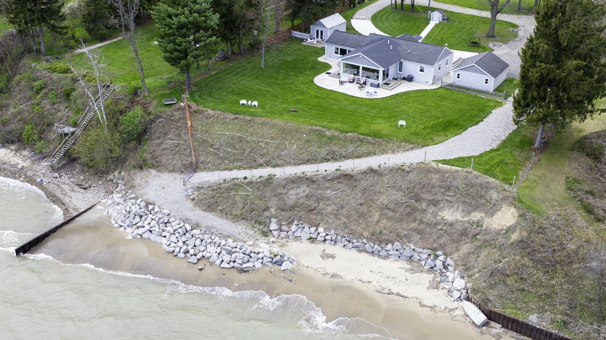 6655 Lakeshore Road