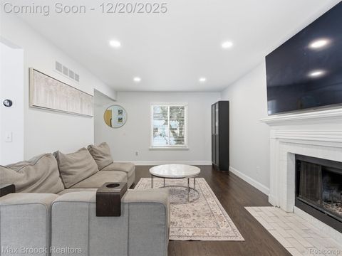 Tiny photo for 3655 Walnut, West Bloomfield Charter Township, MI 48324 (MLS # 20251060904)