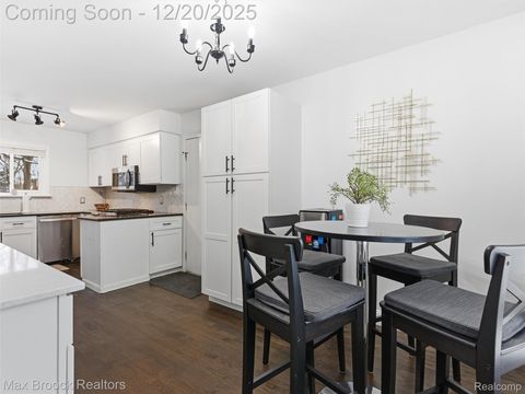 Tiny photo for 3655 Walnut, West Bloomfield Charter Township, MI 48324 (MLS # 20251060904)