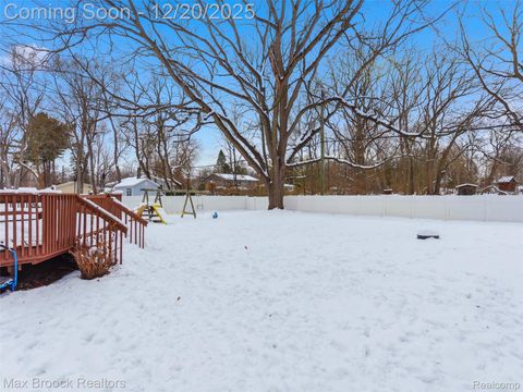 Tiny photo for 3655 Walnut, West Bloomfield Charter Township, MI 48324 (MLS # 20251060904)